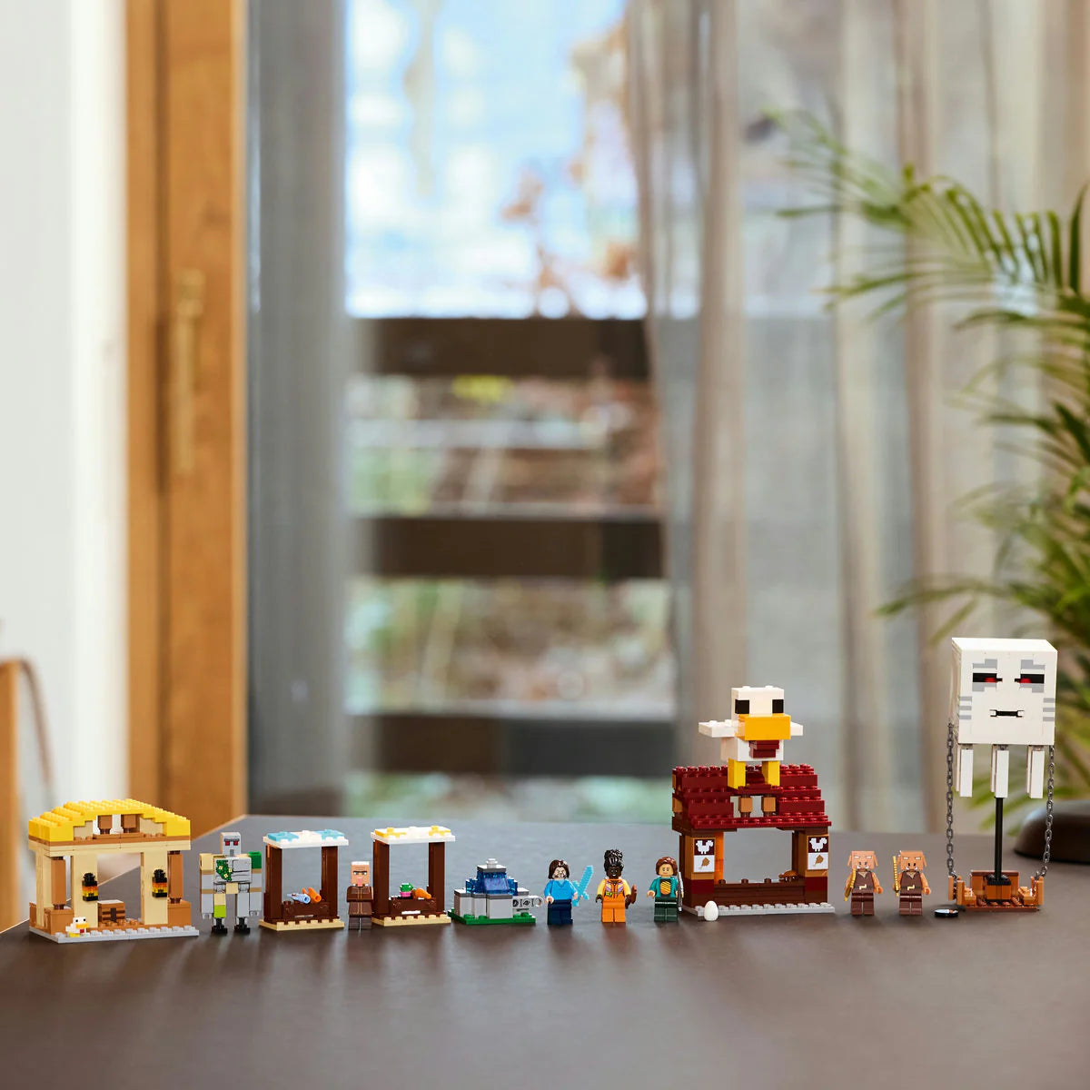 LEGO 21273 Нападението на огнения призрак-балон в селото