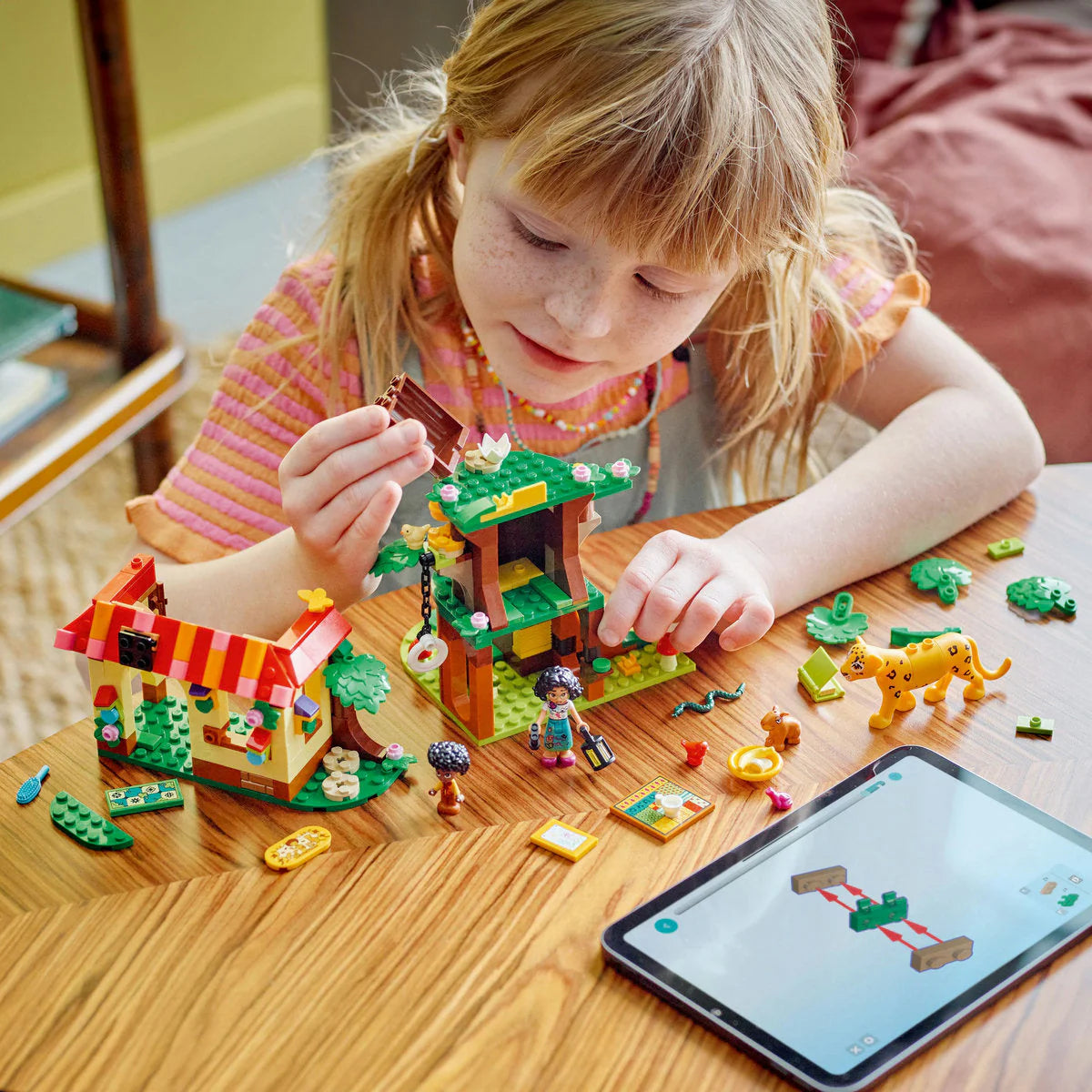 LEGO 43251 Убежището на Антонио