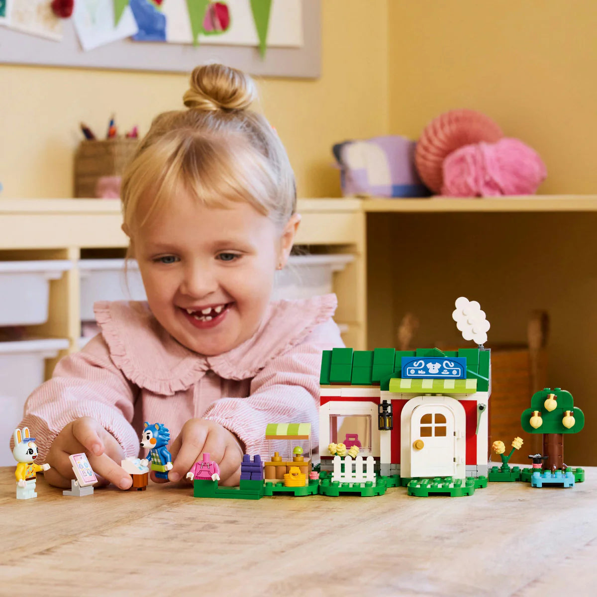 LEGO 77055 Магазин за дрехи Able Sisters