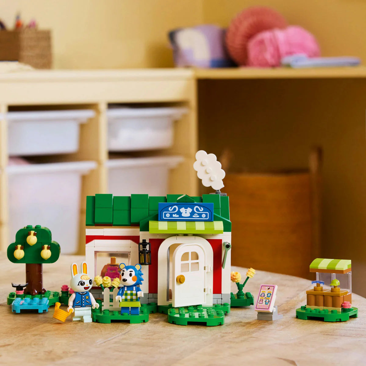 LEGO 77055 Магазин за дрехи Able Sisters