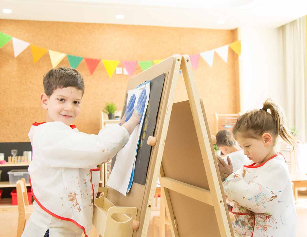 Детски регулируем статив за рисуване