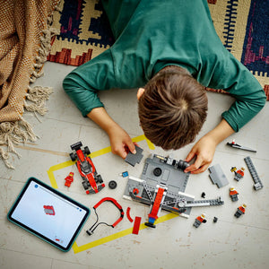 LEGO 60443 F1 Pit Stop с кола Ferrari